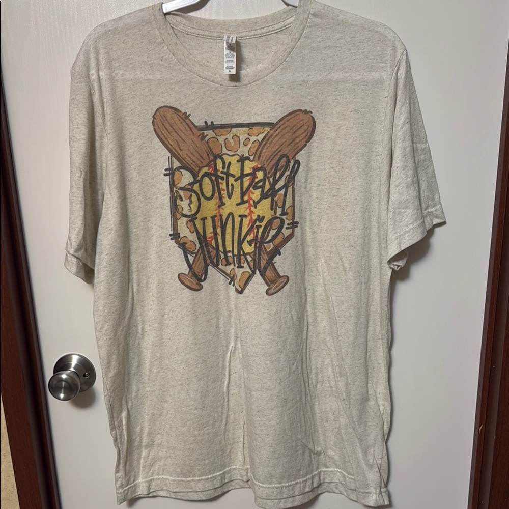 Canvas Softball Junkie Graphic Women’s T-Shirt Size XL